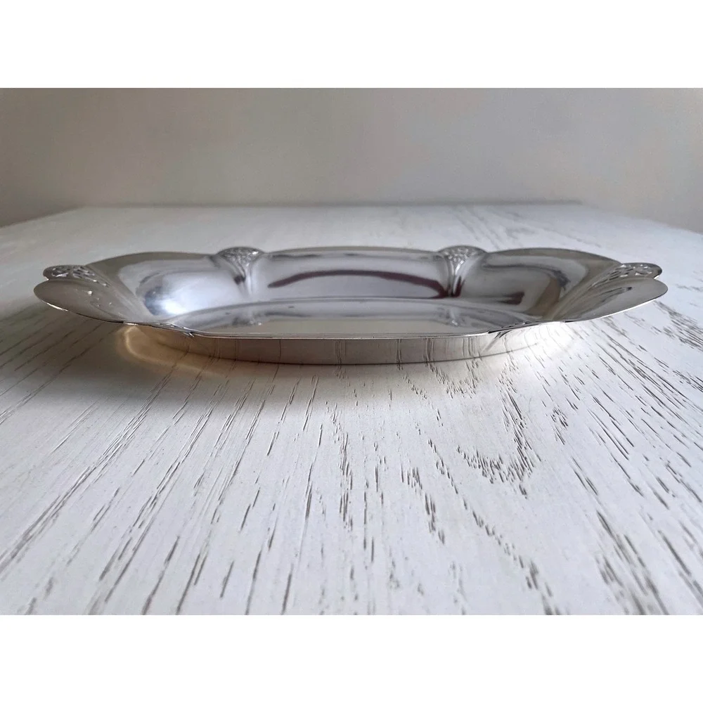 WM Rogers Silverplate Serving Dish Oval Tray Ornate Scalloped Edges 419‎ Vintage